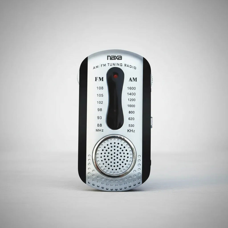 Radio Portatil Am Y Fm Con Audifonos Naxa Nr-721 Negro